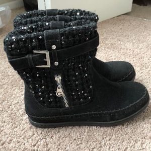 Guess black boots
